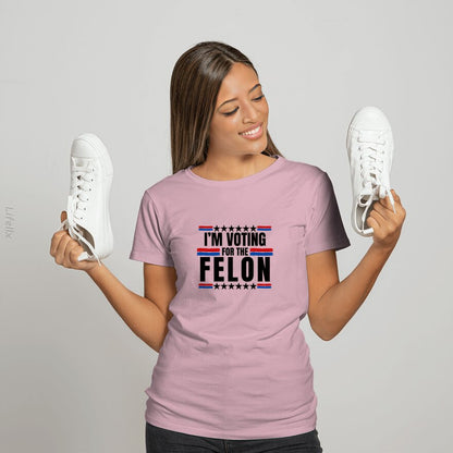 trump 2024 im voting for the felon T-Shirt By @Breez